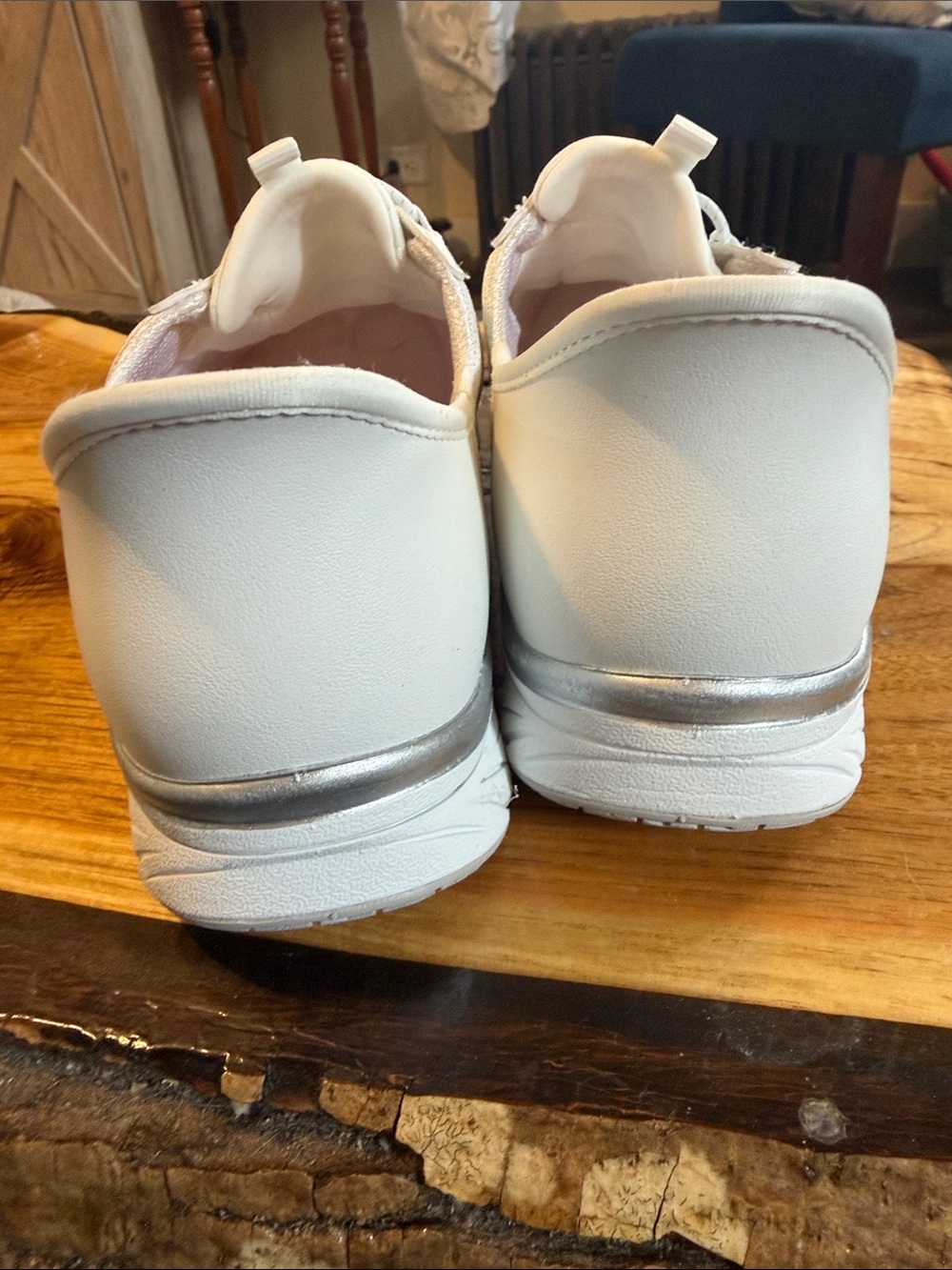 Skechers gratis sport leisure All-White Slip-On Sneakers size 9 - Picture 4 of 7